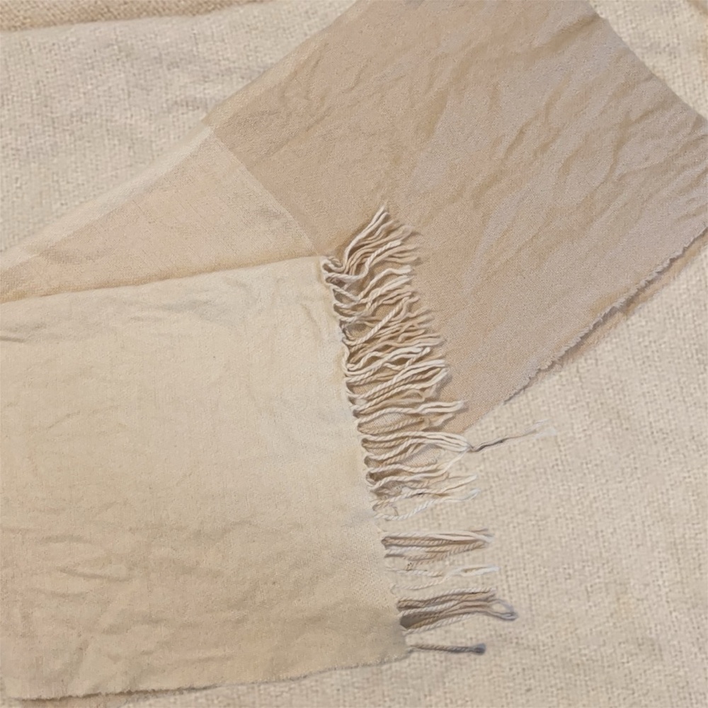 Neutral Two-Tone Scarf - Beige & Cream